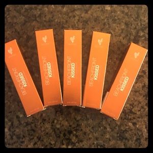 🏖Younique Lip Oils🏝🔥MSG ME IF INTERESTED🔥